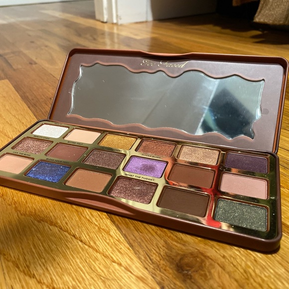 Too Faced better than chocolate eyeshadow palette - Picture 5 of 7